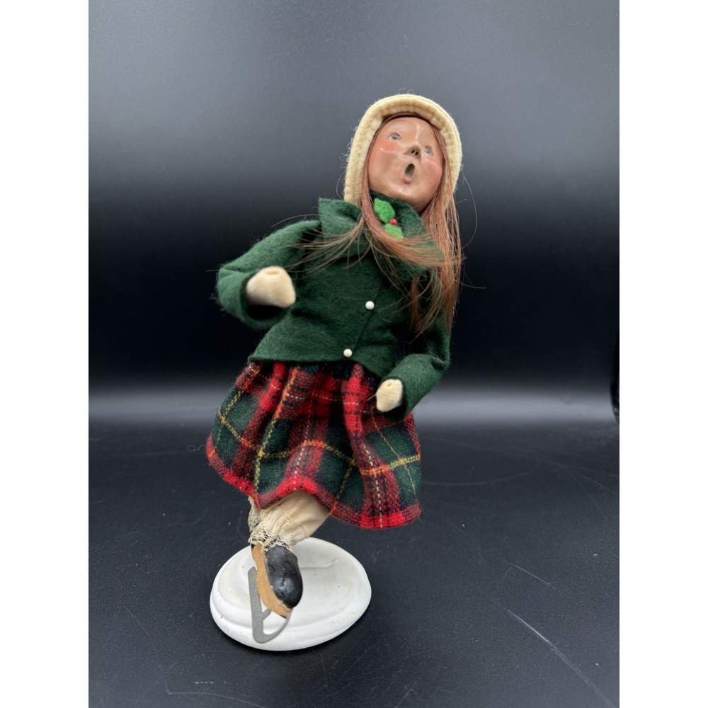 ⛸️ Byers Choice 2000 Girl Skater – Skater Series #37/100 RARE